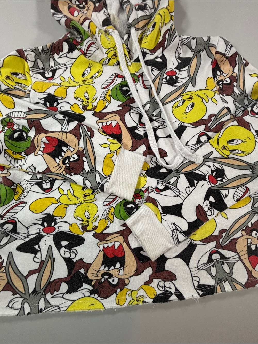 Looney Tunes Hoodie XS All Over Print Bugs Bunny Tweety Taz Fleece Y2K Pullover - Picture 3 of 9